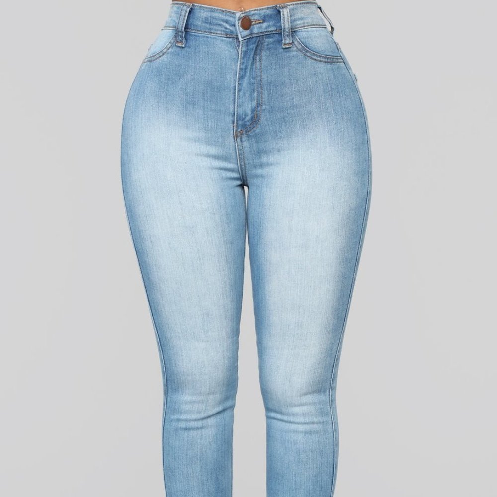 💖Fashion Nova light wash jeans skinny jeans